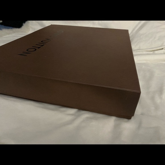 🚫Damaged Empty Louis Vuitton Empty Box - Picture 5 of 16
